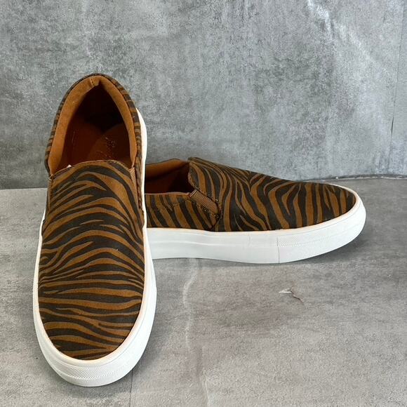 COCONUTS By MATISSE Women's Brown Tiger Stripe Molly Slip-On Shoes SZ 7 - Picture 1 of 10